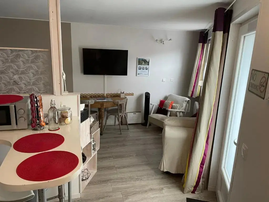 Studio rez-de-chaussée, à Lesquin/Lille aéroport