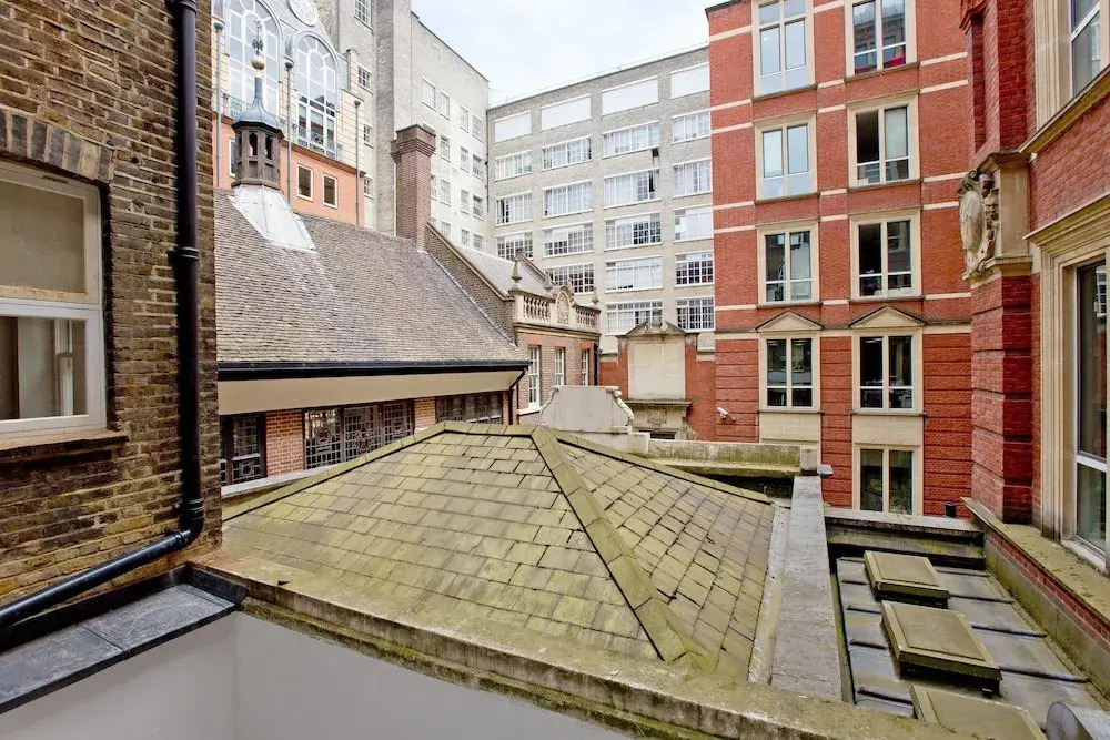 Luxury 2 bed with lift ac and concierge