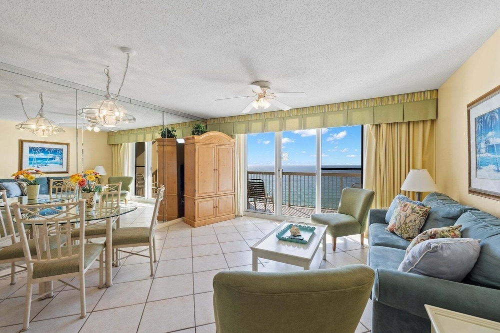 Pelican Beach 1107 1 Bedroom Condo
