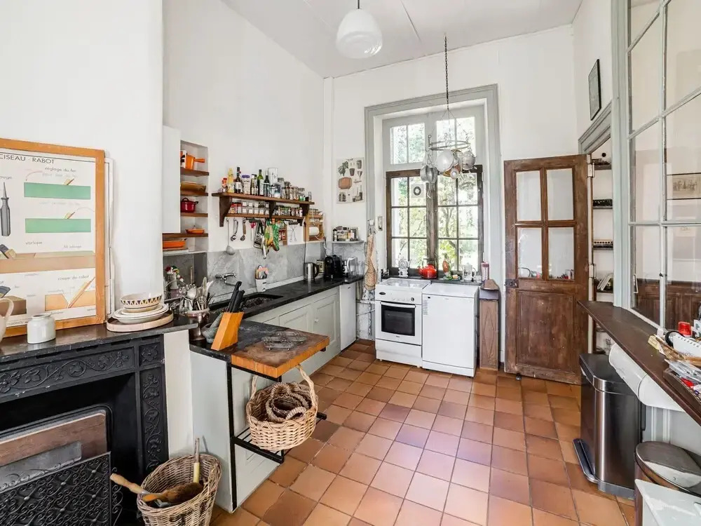 Former Train Station With Private Heated Swimming Pool & Fantastic Garden