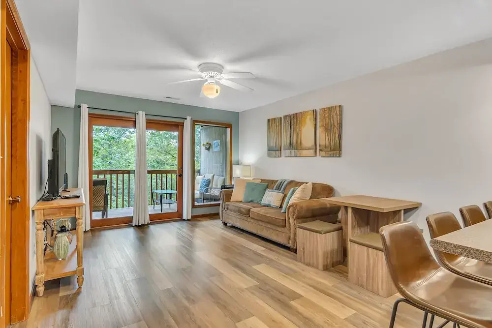 Wildwood Wonder 2 Bedroom Condo by Redawning