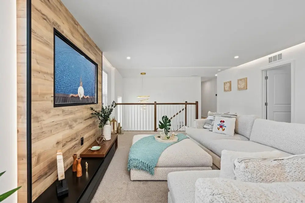 Light Welcoming Fun Resort Home Sleeps 20