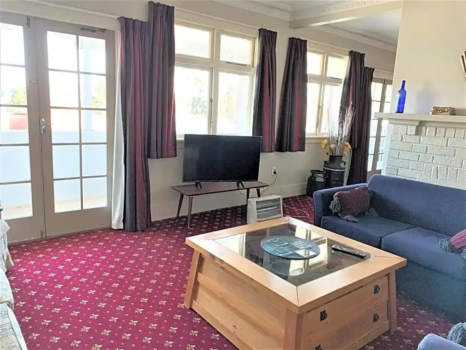 Ranfurly Hotel