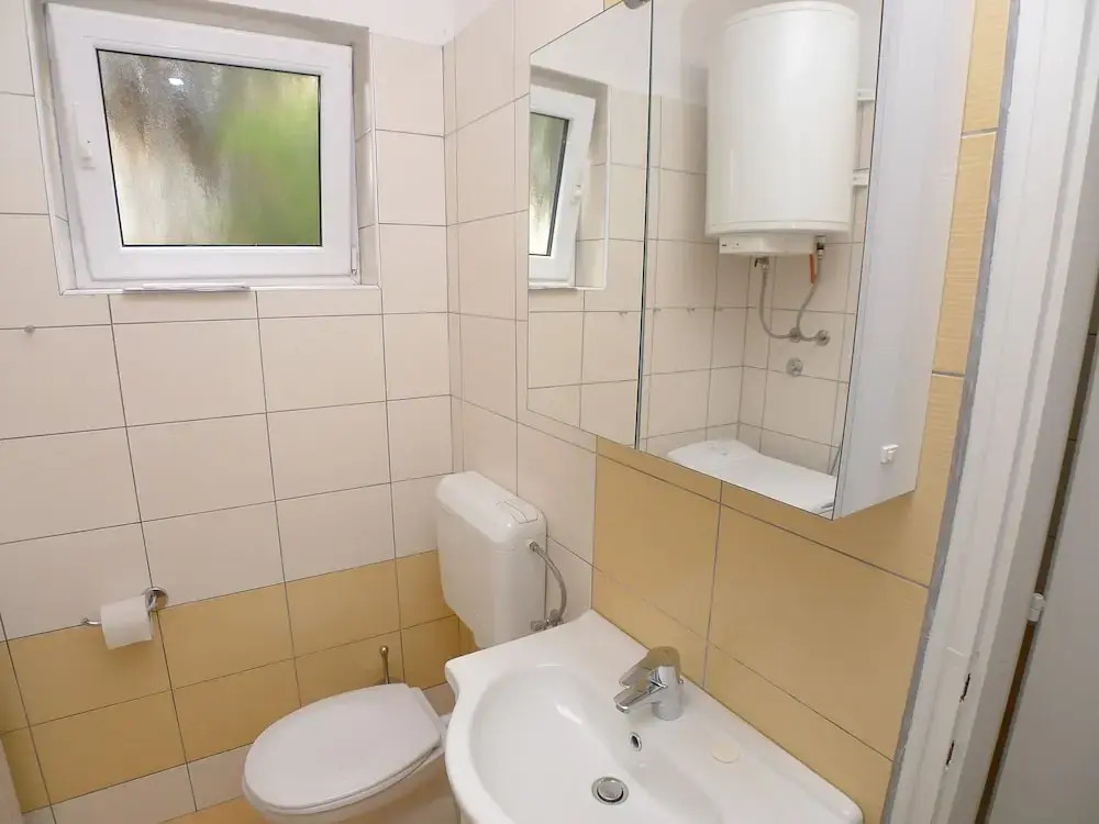 Apartment for six Persons With Three Bedrooms and Internet