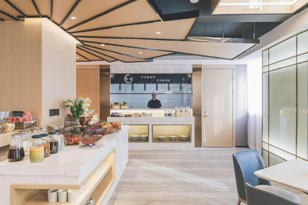Elong Hotel Shanghai Pudong Jinqiao LaLaport。