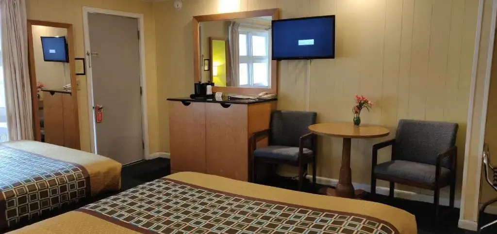Pinebrook Motel