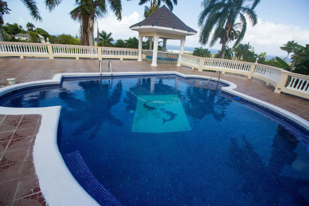 Steel Love Villa