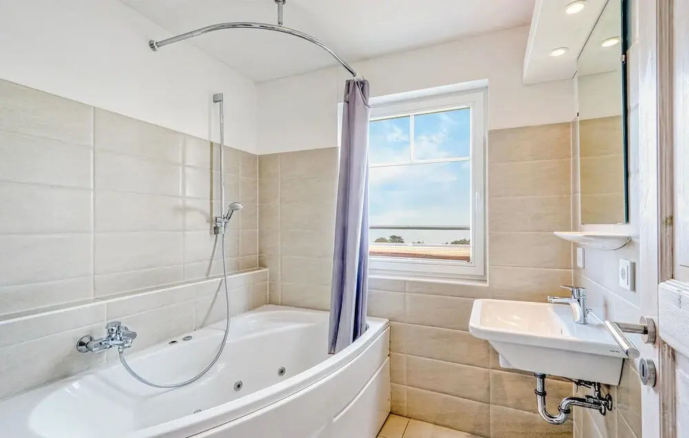 Weiße Strandvilla 56A
