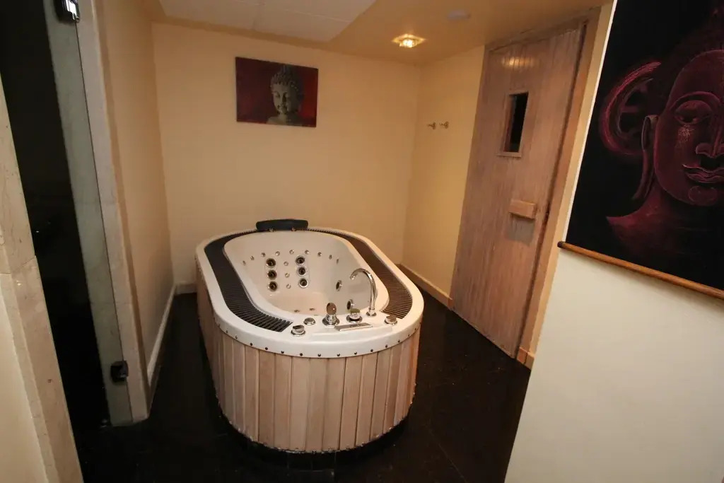 Casablanca Suites & Spa