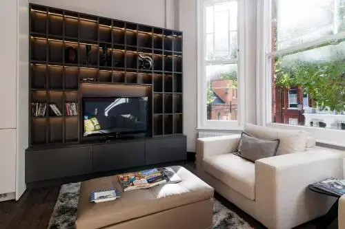 Kensington Garden View Apartment