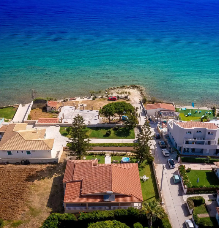 Sea Elegance Villa - On the Beach, by ZanteWize