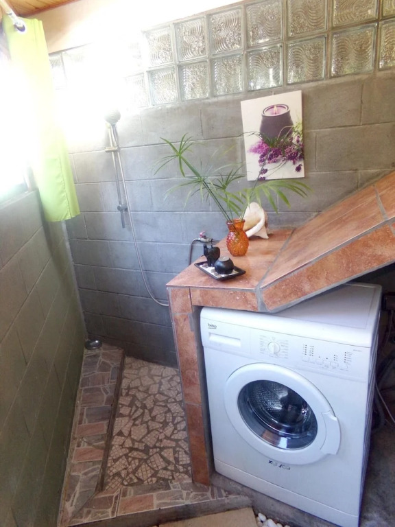 Bungalow With one Bedroom in Etang-salé les Hauts, With Furnished Terr