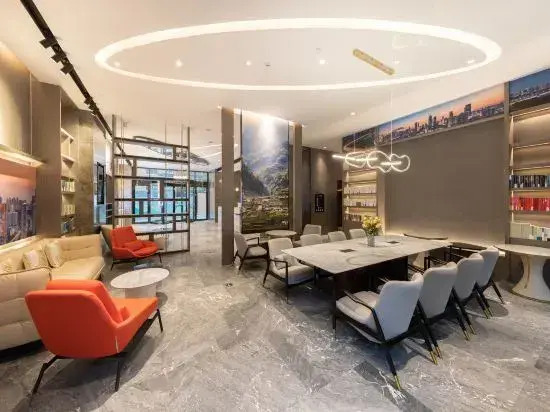 Atour Hotel Wuhan Guanggu Qingnianhui JinRongGang