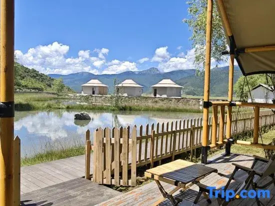 Shangri La Napahai Yila Pastoral Tent Hotel