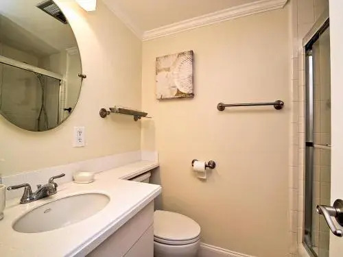 Island Flat 103