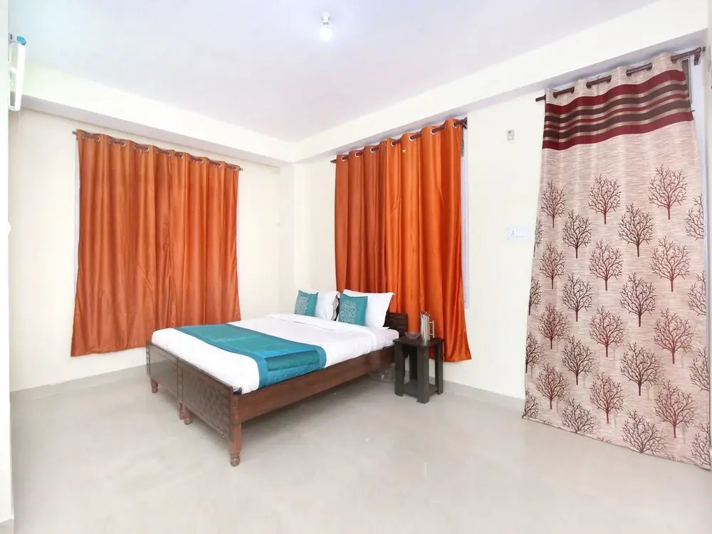 OYO 10986 Home 1BHK Red Velly Kasumpti Main Market