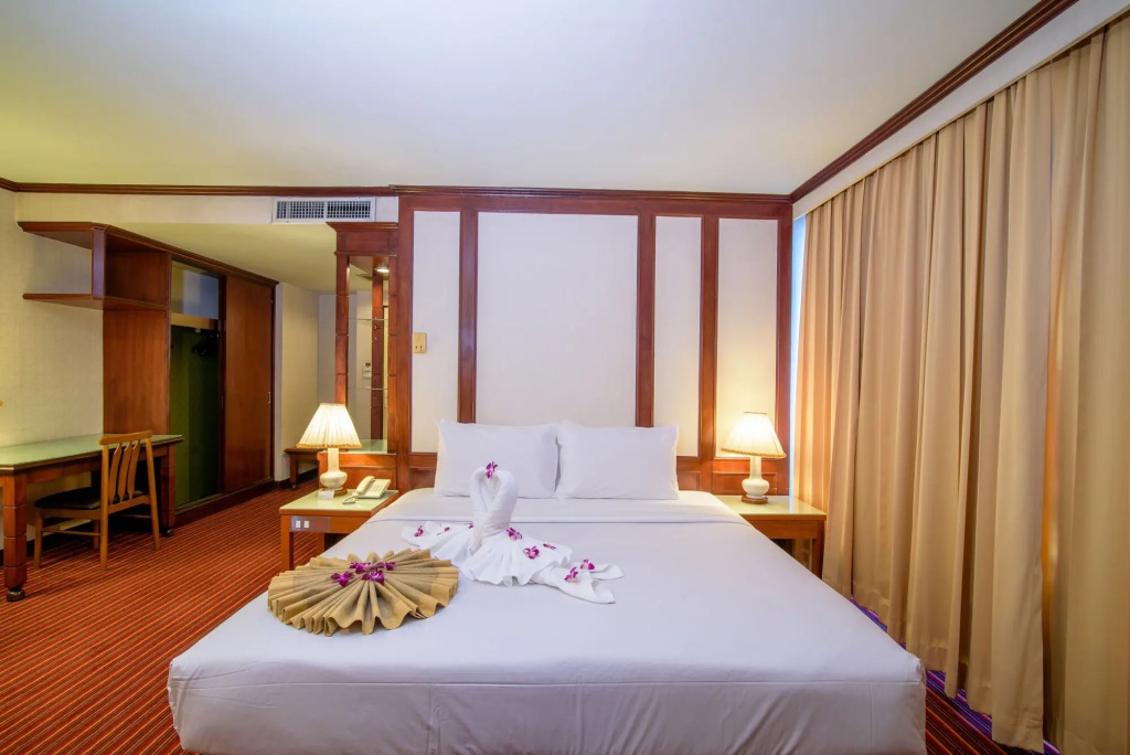 Alexander Hotel