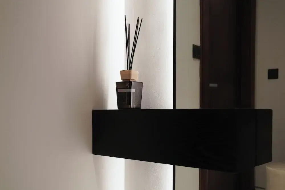Lusso Hometels J One
