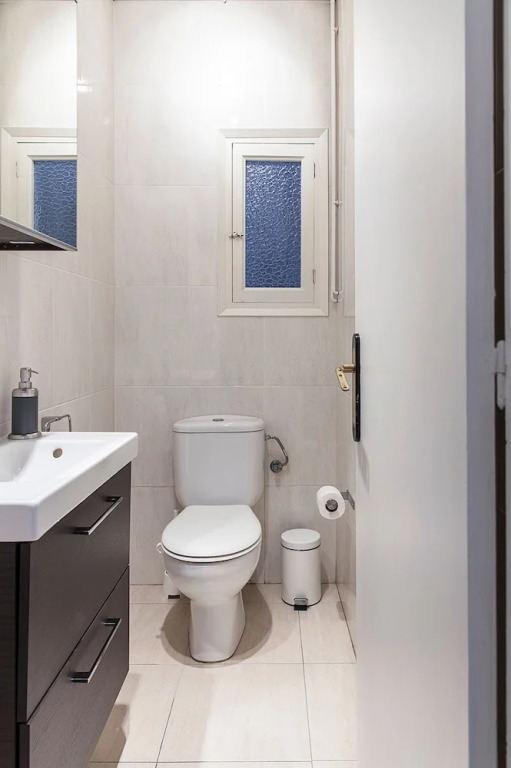 Prime Eixample Hideaway 6 Guests With Balcony by Myrentalhost