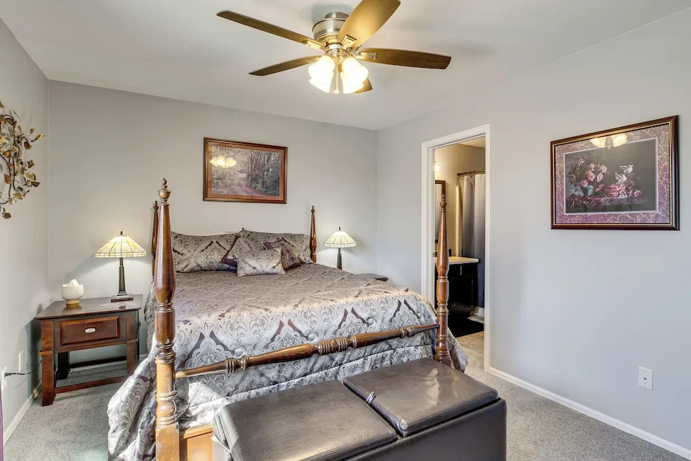 4 Mi to Main St: Grand Junction Townhome w/ Patio!