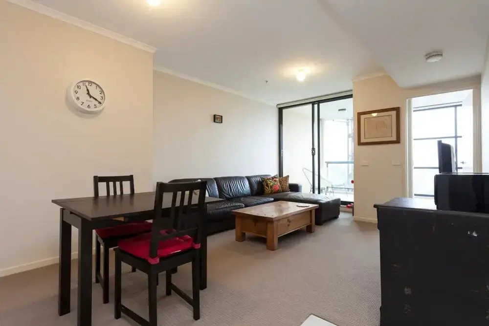 Surry Hills 1 Bedroom Apartment. in Convenient Location