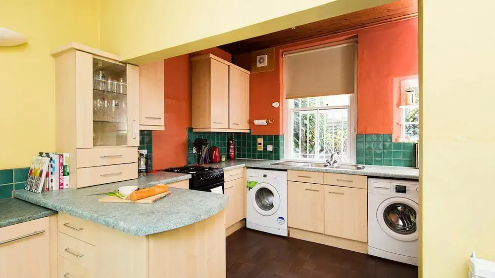 Spacious 6BR House near Trendy Brixton