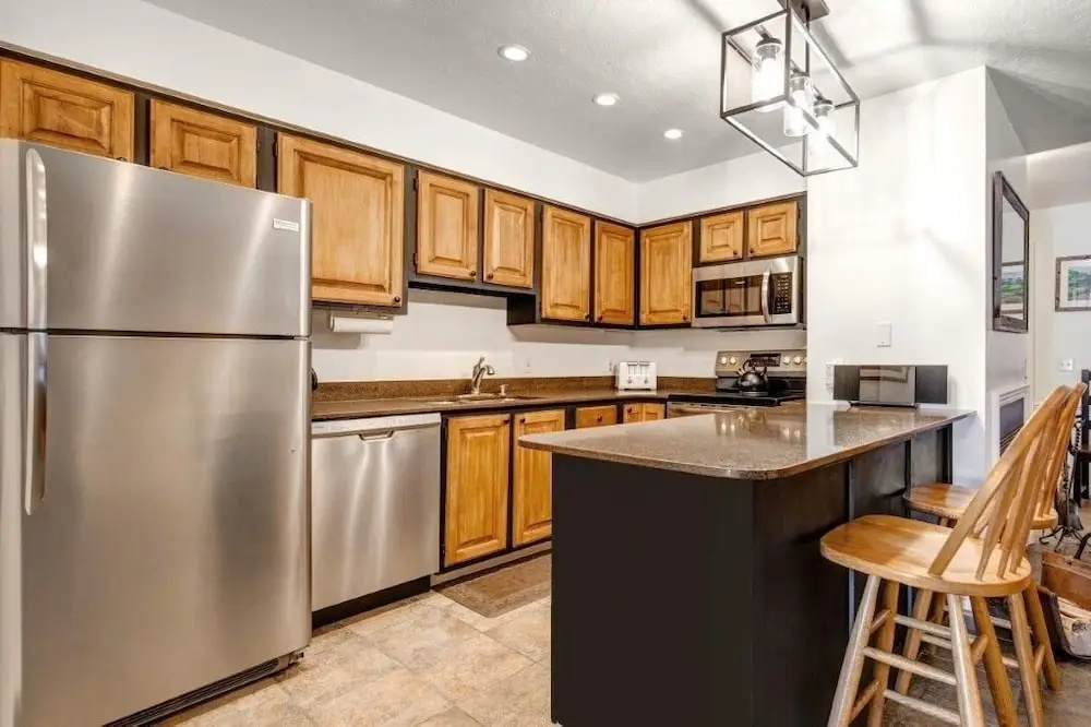 Suncreek A-7 2 Bedroom Condo by RedAwning