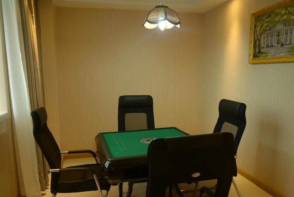 Vienna Hotel (Shenzhen Henggang & Tangkeng Metro Station)