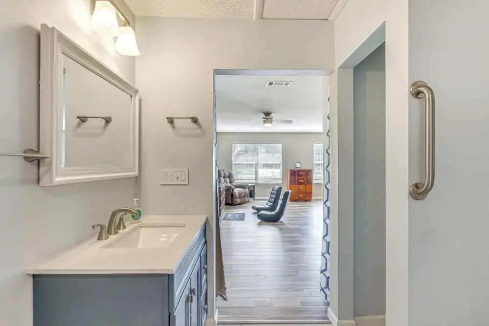 5 Mi to Navarre Beach: Home w/ Game Room & Yard