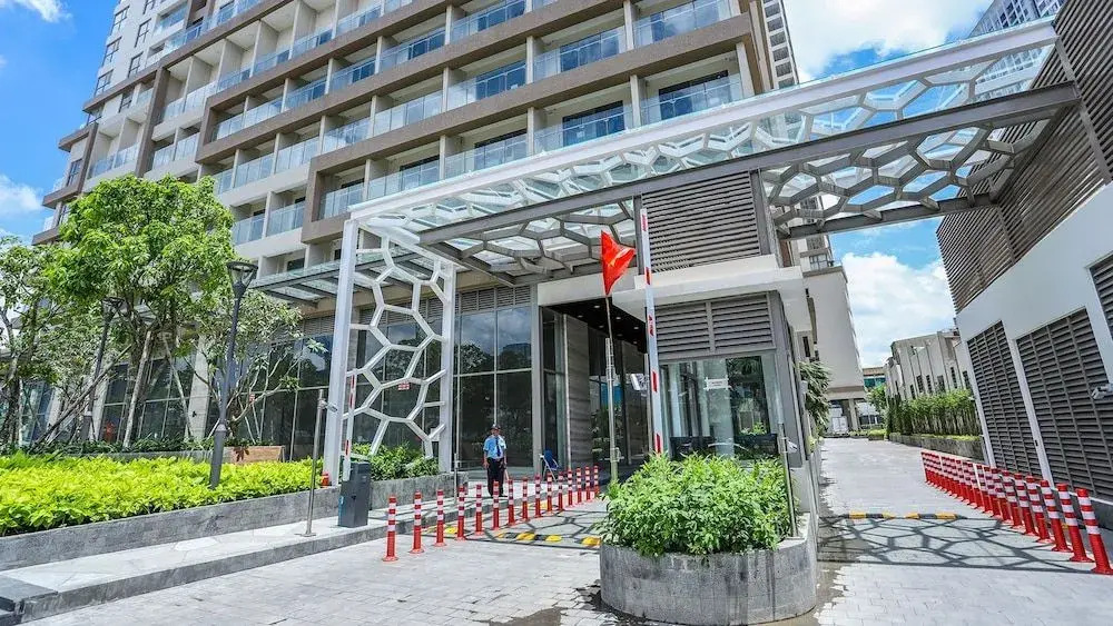 Jennifer House - Millenium Apartment