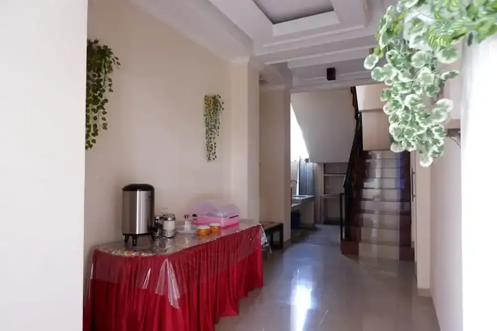 RedDoorz near Millenium Waterpark Palu
