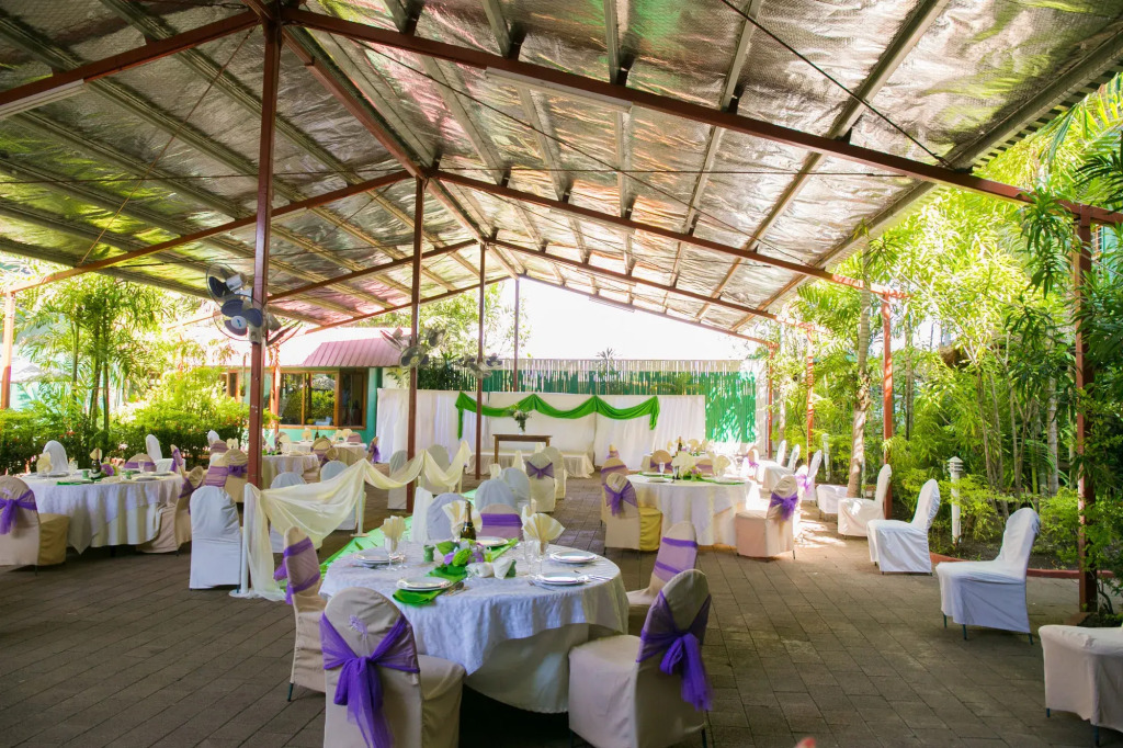 Hideaway Hotel