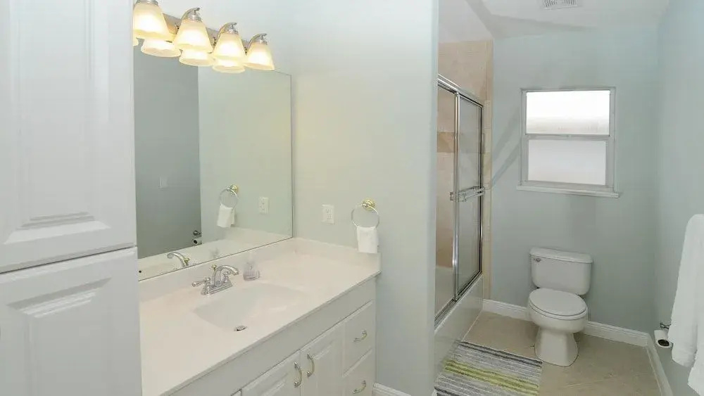Tuscan Vacation Rental. Stylish 3-Bedroom Getaway Near Vanderbilt Beach Enjoy a Private Pool, Spacious Layout, and Modern Comforts Perfect for Families, Groups, and Pet-Friendly Stays