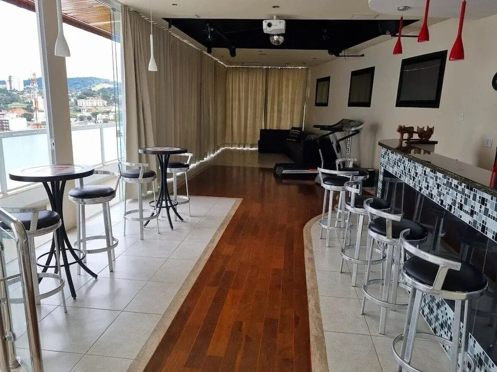 Mansao no centro São Roque