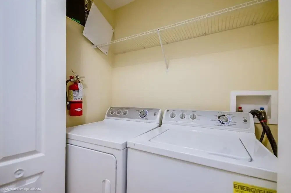 8962cuban 4 Bedroom Townhouse