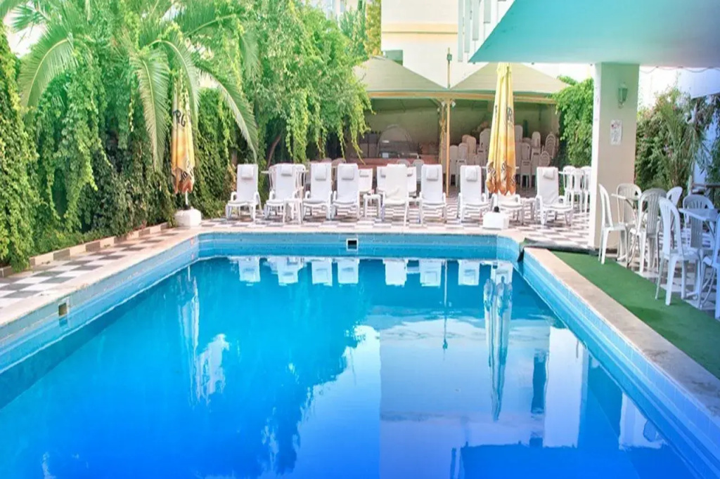 ROXX ROYAL HOTEL