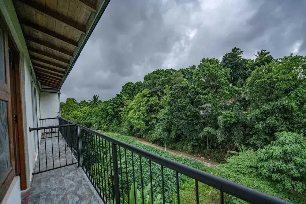 Spacious 4-bed Apartment in Katugastota