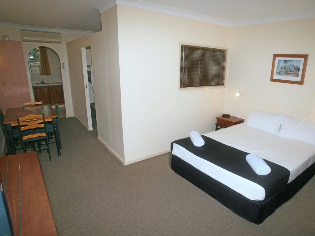 Tower Court Motel