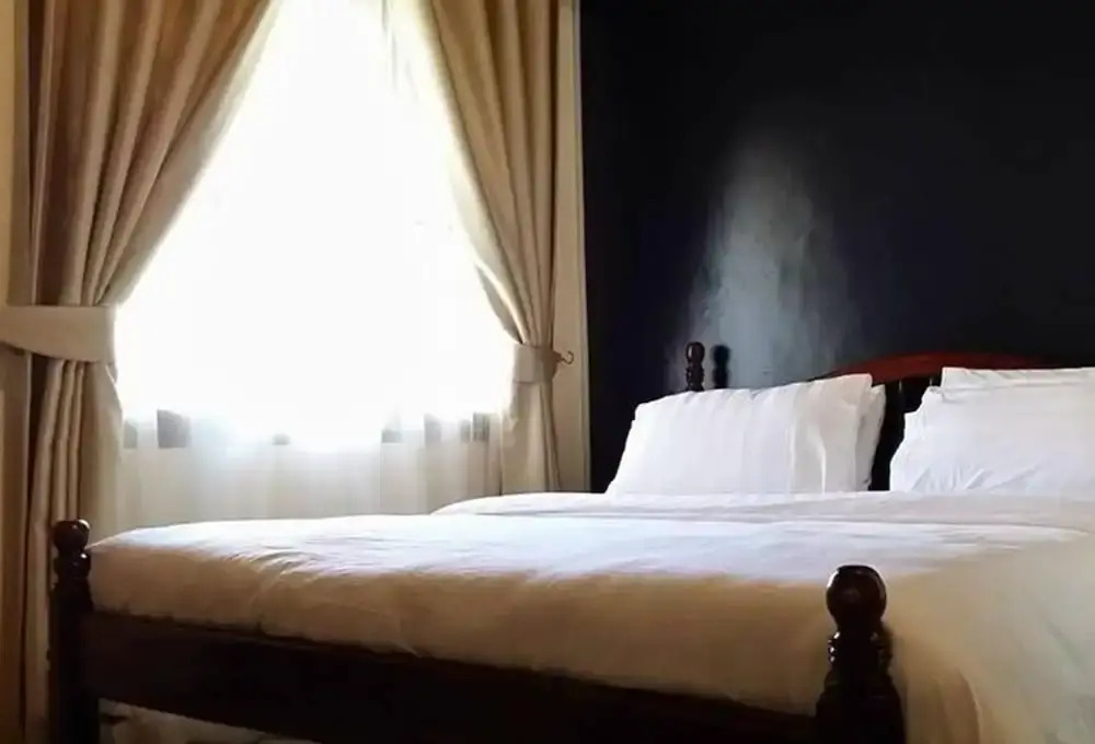 Jolly Court Hotel