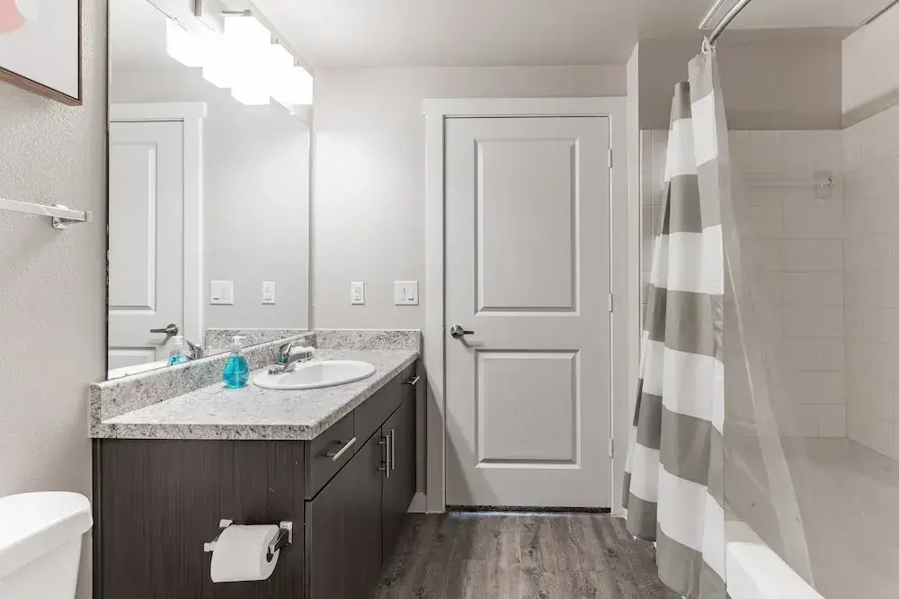 East DT Houston Getaway Near Parks and Restaurants