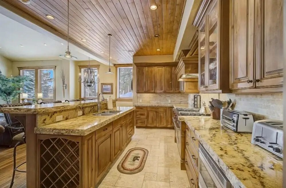 The Lookout by Avantstay Beautiful Mountain Escape w/ Hot Tub & Movie Theatre