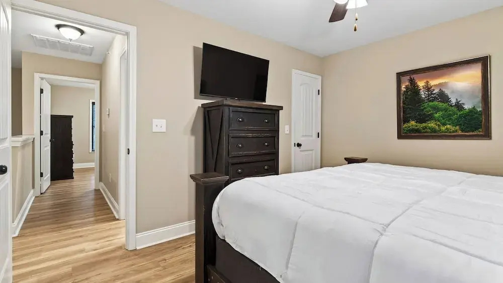 Dolly's Vacation by AvantStay | Sleeps 22 | Walk to Dollywood + Stampede | Sauna + Arcade