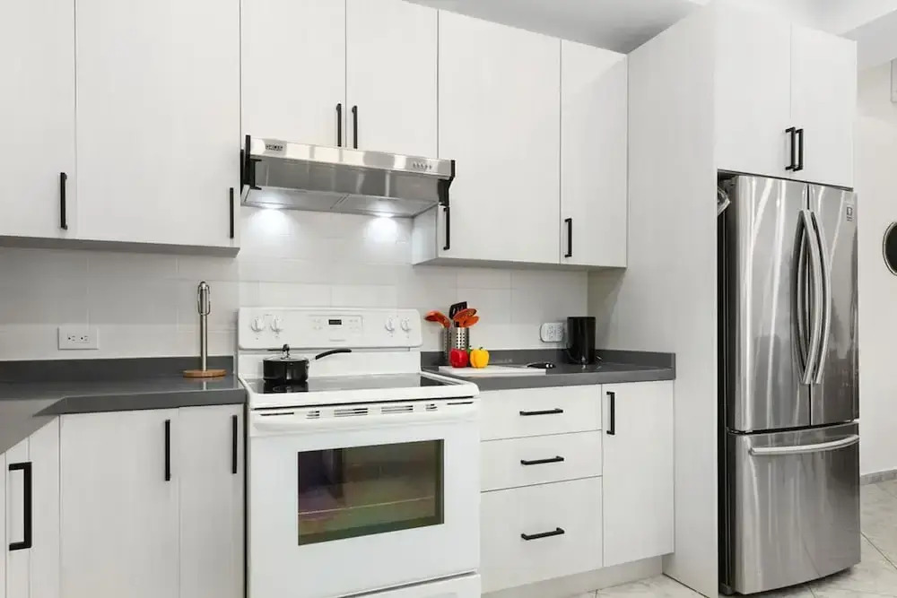 Cozy 3BR Town Home in Gated Community Palm Beach