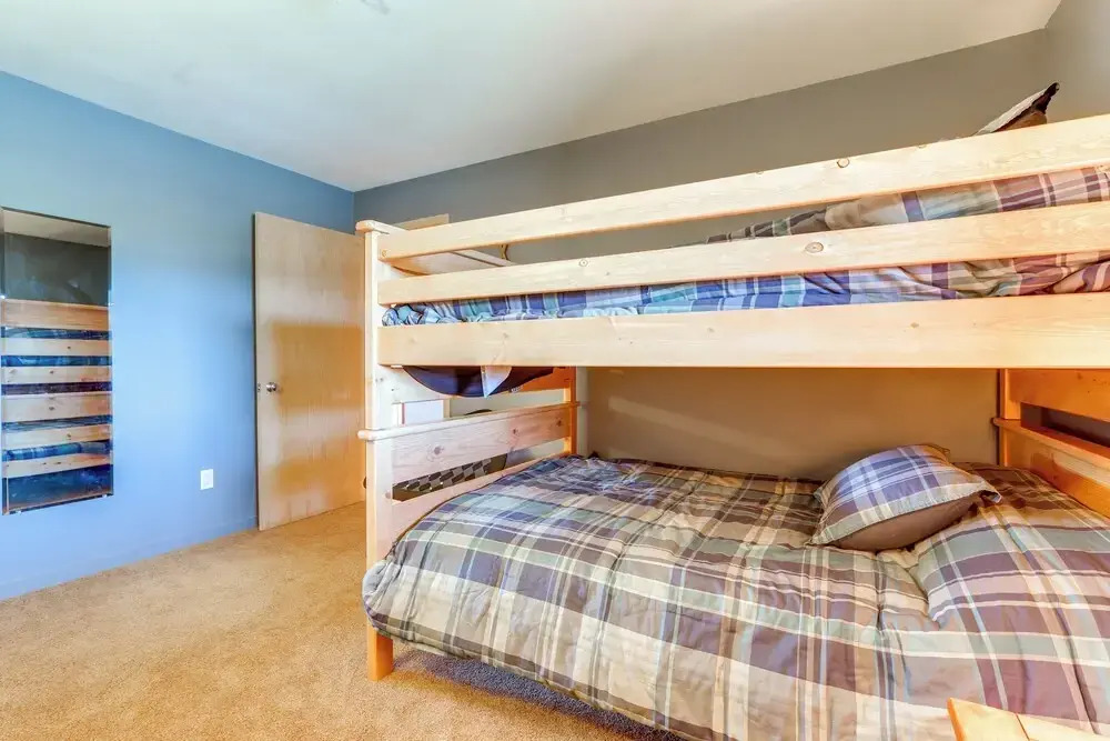 Stunning Mountain Views: Silverthorne Condo!