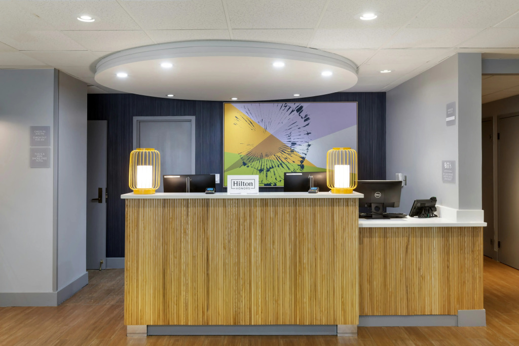Spark by Hilton Atlanta Airport South College Park