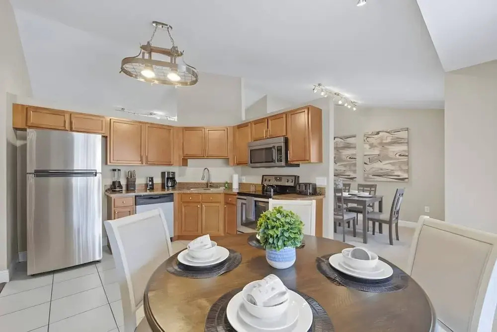 820 Briargrove Ave, Davenport, 4bed