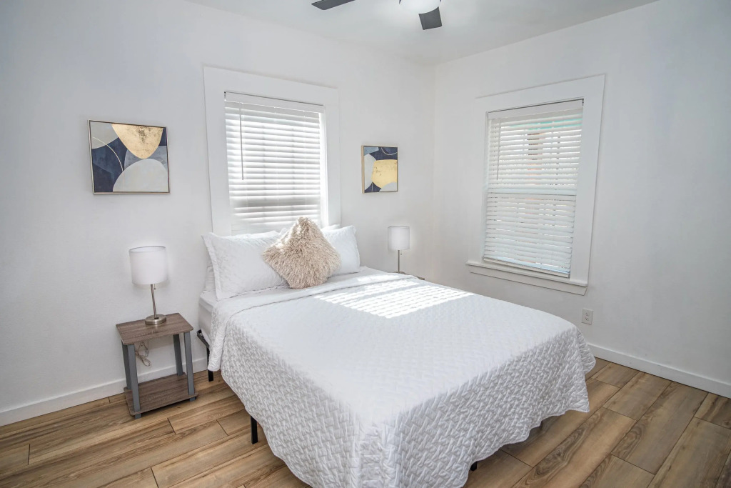 Cozy Remodeled 2br/1ba Near Downtown