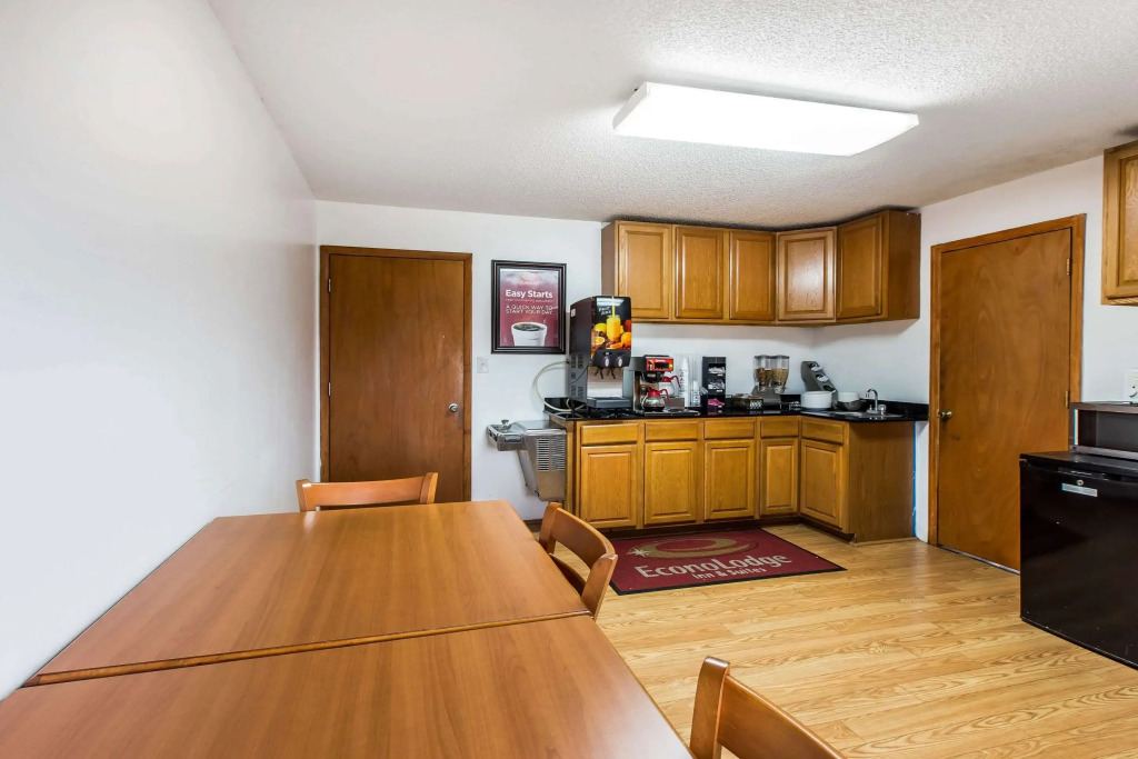 Econolodge inn & suites