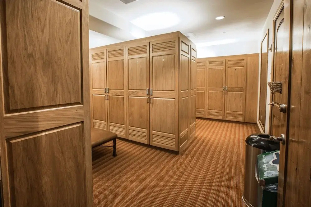Ski-in/ski-out All-suite W/ Pool, Gym & Hot Tubs 2 Bedroom Condo