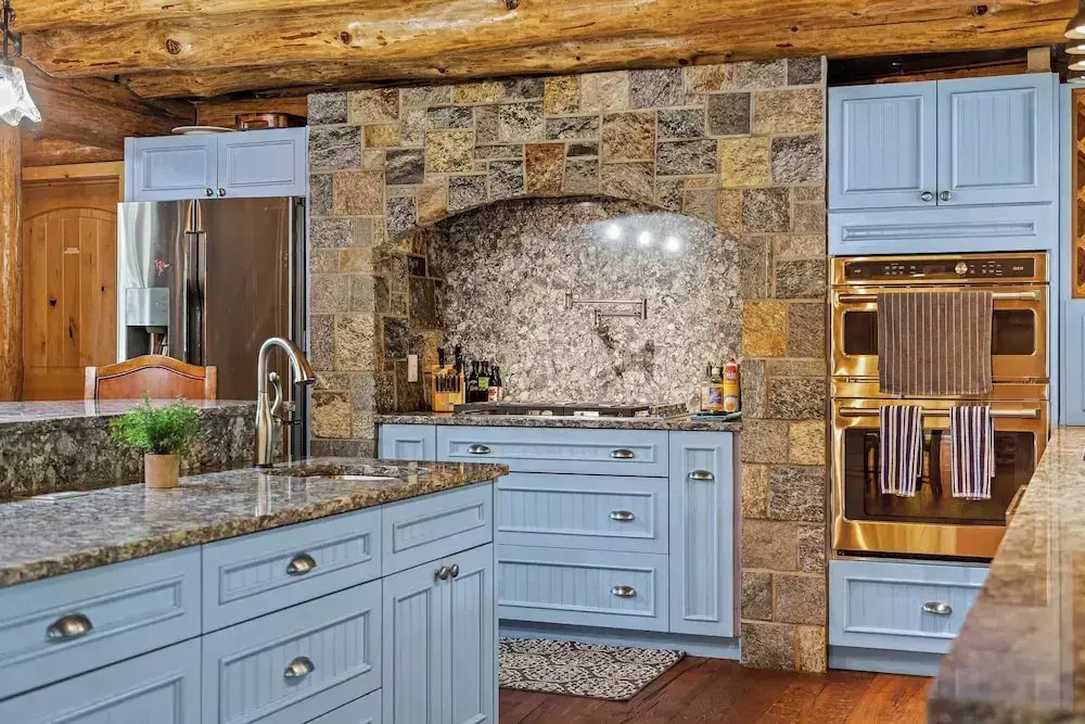Bigwood Cabin Near Camelback Skiing, Hot Tub, Game Room, Firepit & Yard